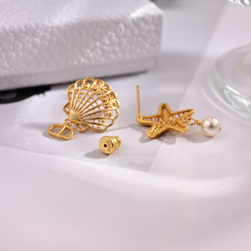 chr1st1an D10r earrings